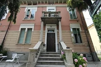 Oda ve Kahvaltı Fiore Di Roby 2*